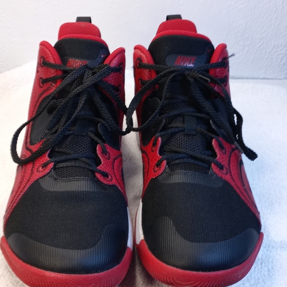 Nike FlyBy Mid 2 Black Gym Red shoes - Picture 4 of 4